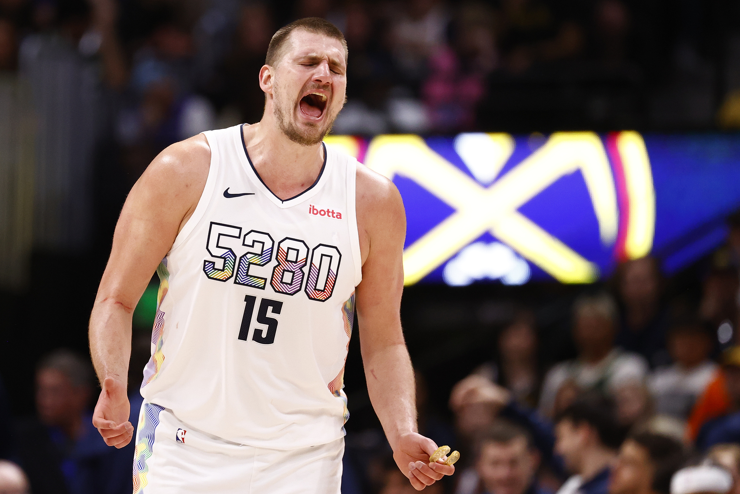 ESPN记者：掘金休赛期的交易如果能让约基奇充满干劲，那就是成功的夏天