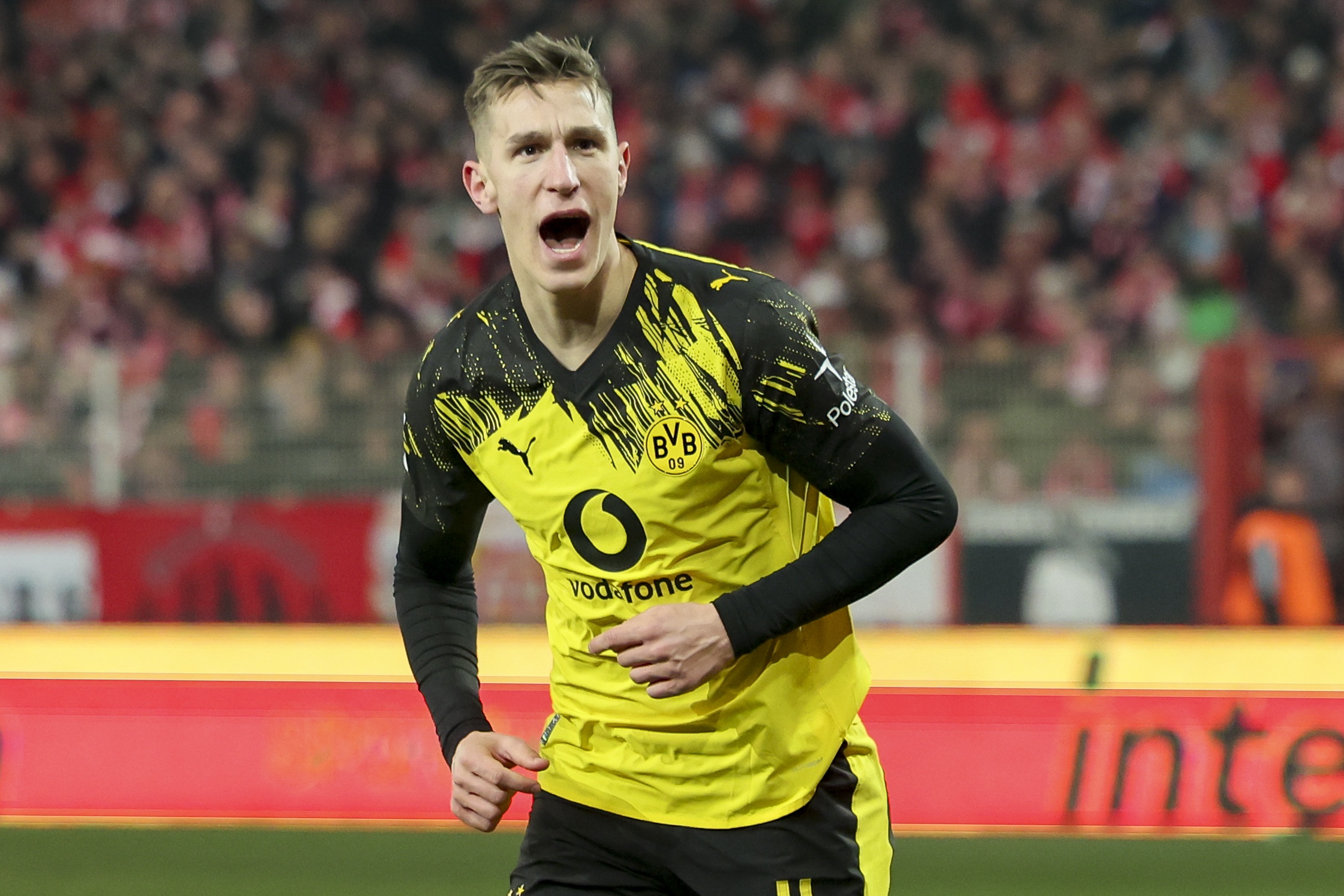 必发-阿斯：施洛特贝克是皇马中卫热门选择，俱乐部与多特关系良好